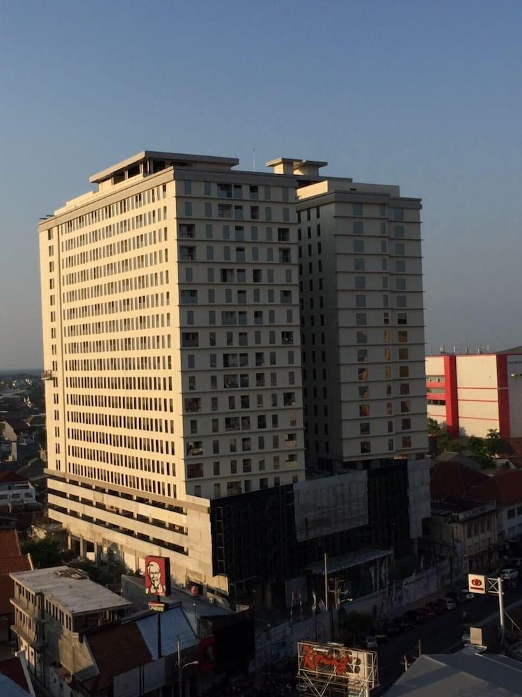 Louis Kienne Hotel Pemuda Semarang Buitenkant foto