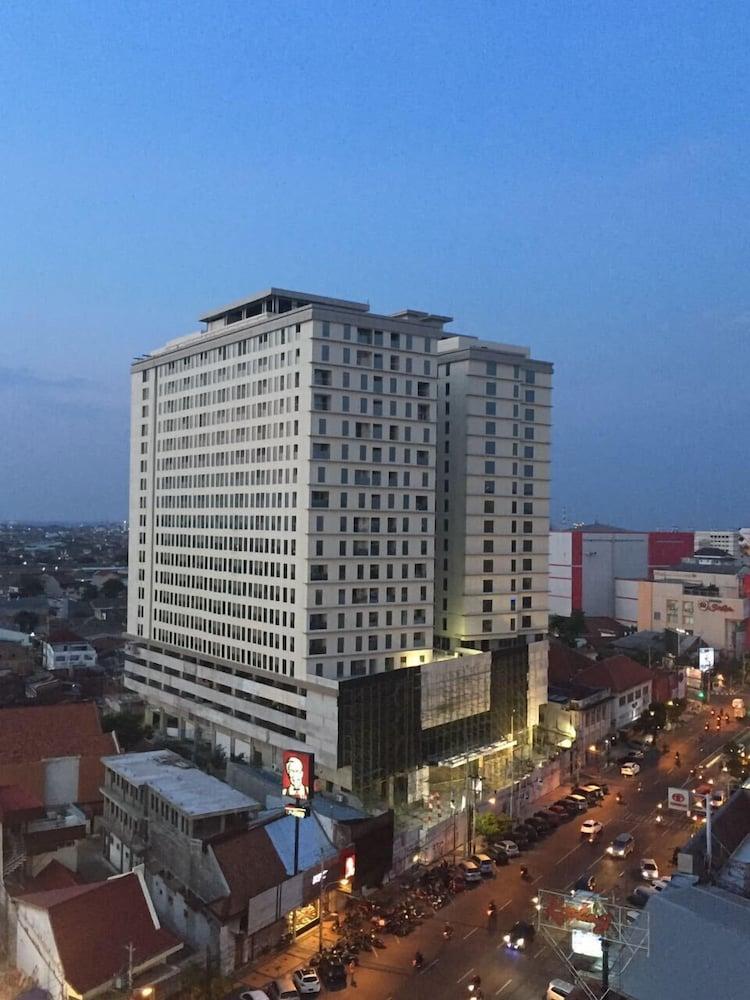 Louis Kienne Hotel Pemuda Semarang Buitenkant foto