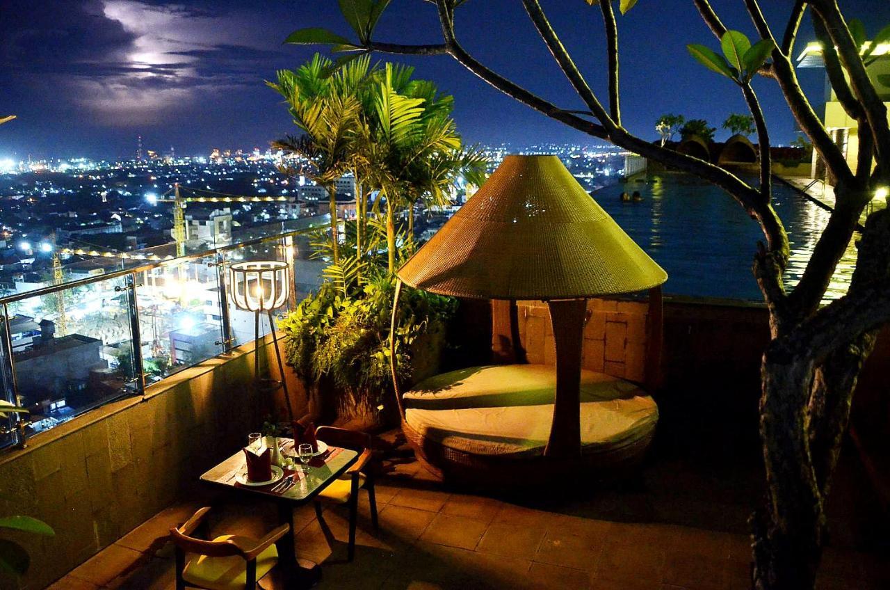 Louis Kienne Hotel Pemuda Semarang Buitenkant foto
