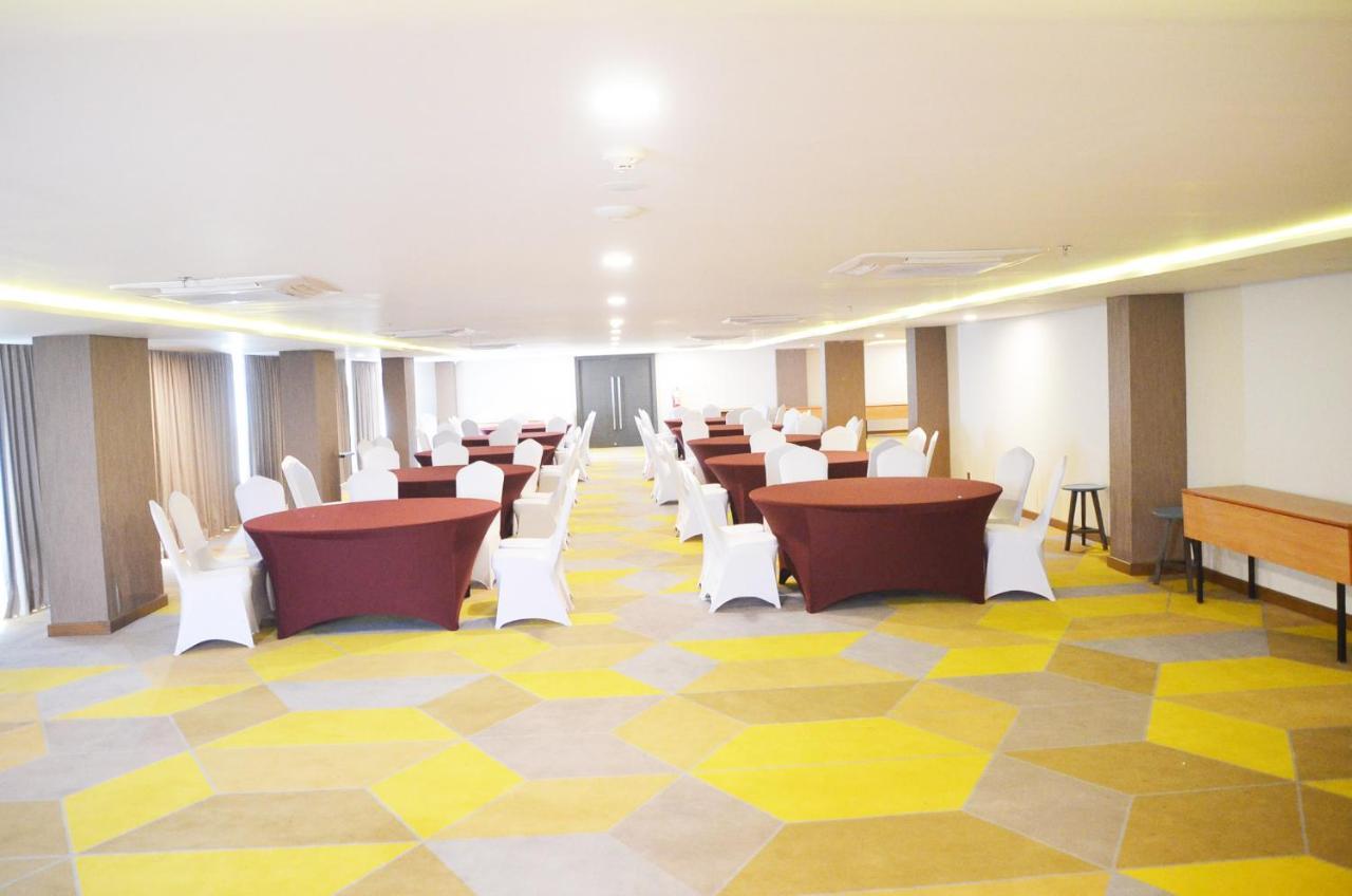 Louis Kienne Hotel Pemuda Semarang Buitenkant foto